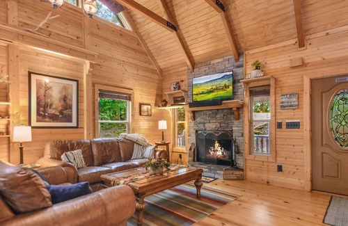 Ranger Cabin | 'Stairway to Heaven' Cabin on Talking Rock Creek!