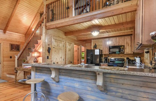 Ranger Cabin | 'Stairway to Heaven' Cabin on Talking Rock Creek!