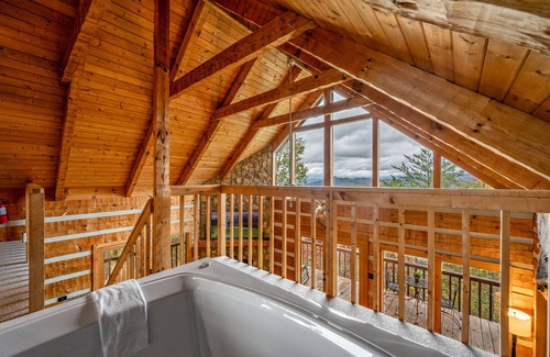 Gatlinburg - Pigeon Forge Cabin | Stairway to Heaven Breathtaking Mountain Views