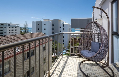 Kings Beach Apartment | Staiway to heaven - Central to everything