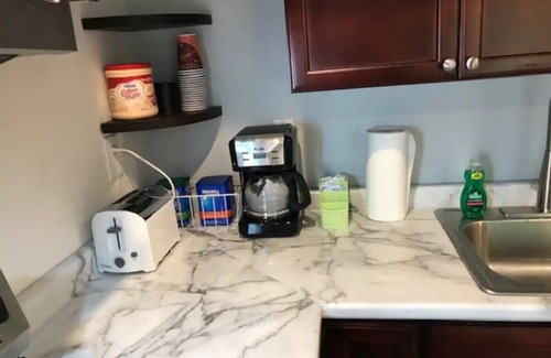 Stamford Apartment | Stamford CT Guest Suite. Spacious, private home for visiting family & friends