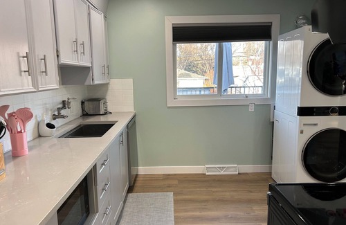 Brentwood House | Stampede City Serenity 7BR/5BTH