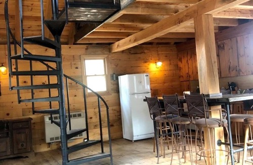 Porter Cabin | Stand alone waterfront rustic cabin!