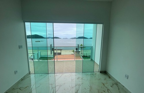 Bracui House | Stand on the Beach