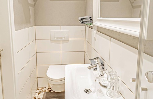 Langsur Bed & Breakfast | Standard Doppelzimmer mit Balkon - Weingut Johannishof