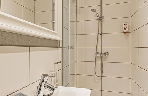 Langsur Bed & Breakfast | Standard Doppelzimmer mit Balkon - Weingut Johannishof