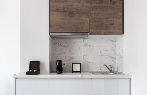 Gazi Apartment | Standard Double Room By Athenian Spirit