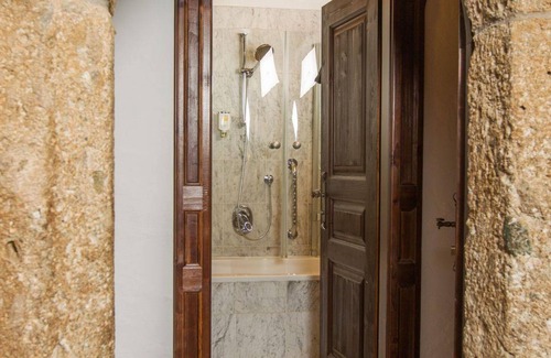 City Centre Salzburg Hotel | Standard double room with shower, toilet - Altstadthotel Stadtkrug