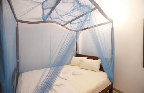 Pelena Hotel | Standard Double Room with Fan 2 - Surfside Retreat Weligama
