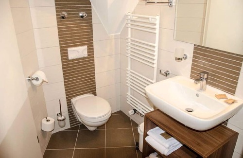 Badenweiler Apartment | Standard-Dreibettzimmer