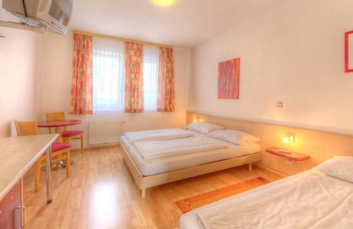 Rust Apartment | Standard Dreibettzimmer - Hotel am See Rust
