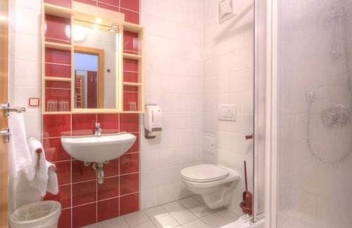 Rust Bed & Breakfast | Standard Dreibettzimmer - Hotel am See Rust