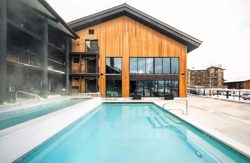 Teton Village Hotel | Standard King, Gravity Haus, Heated Pool, Steps from Ski Lifts