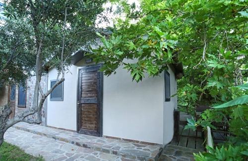 Ikaria House | Standard Quadruple Room Platanos by Captain Ikaros