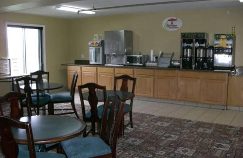 Roseville Hotel | Standard Queen Room Non-Smoking