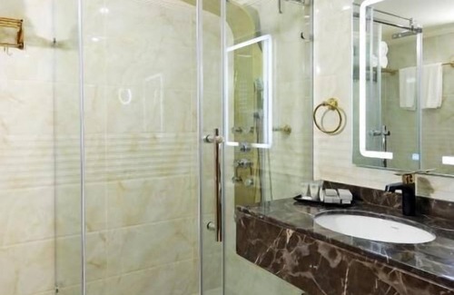 Ras Al Khaimah Apartment | Standard Room Near Grove Village by luxury booking