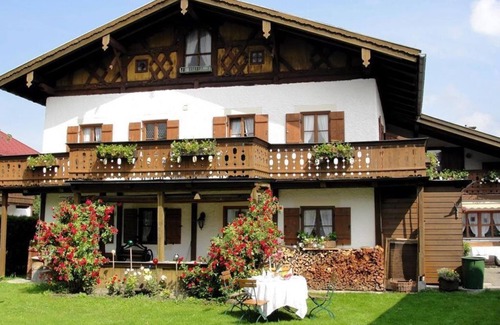 Oberammergau Bed & Breakfast | Standard Suite without Balcony - Mammhofer Suite & Breakfast