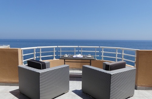 Le Trayas Apartment | Standing Studio CAP Neree