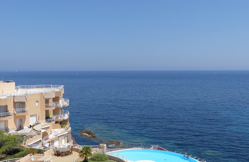 Le Trayas Apartment | Standing Studio CAP Neree