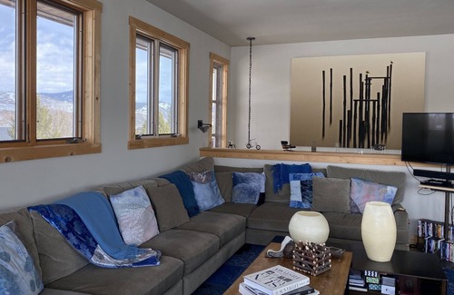 Stanley House | Stanley Cabin Getaway - Steps from everything Stanley has to offer!