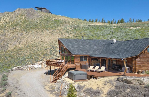 Stanley Cabin | Stanley House - Custom Log Home with Panoramic Sawtooth Mountain Views