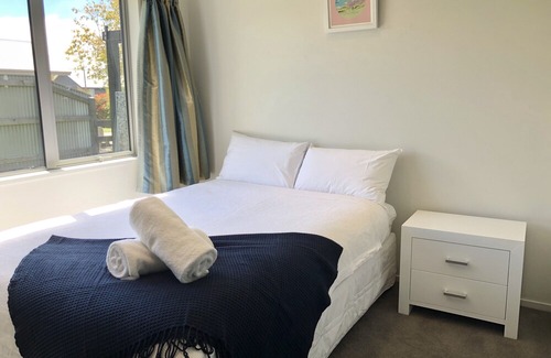 Twizel House | Star Gaze from Rhoboro Road (Wifi)-Xmas/New Year Rates Refer Description