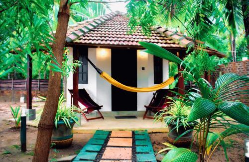 Tangalle Ski Chalet | Star Light Cabanas & Restaurant