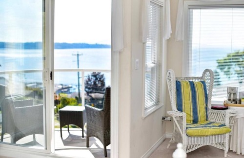 White Rock House | Star of the sea Guest house, Sea Forever King size bed with ocean view balcony!
