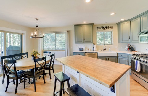 Star Valley Ranch Cabin | Star Valley Ranch Cabin Rental w/Private Hot Tub!