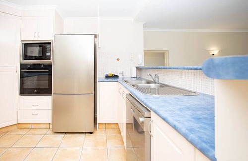 Airlie Beach Apartment | Star View 9 Pool WI-FI