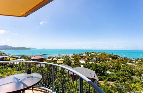 Airlie Beach Apartment | Star View 9 Pool WI-FI