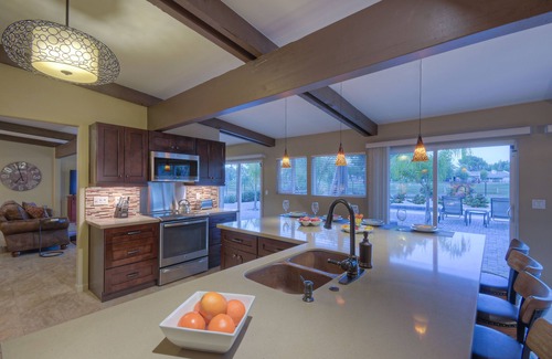 Sundown Ranch Estates House | STARFIRE Golf VIEW, Pvt POOL w/opt Heat, Putting Green, Fire Pit, 10 mins to Old Town