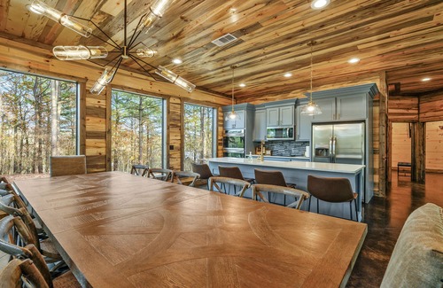 Broken Bow Cabin | StarFire Luxury Cabin won “Vacation Home of the Year” on Vrbo in 2022.