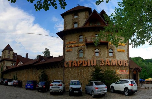 Goryachiy Klyuch Hotel | Stariy Zamok