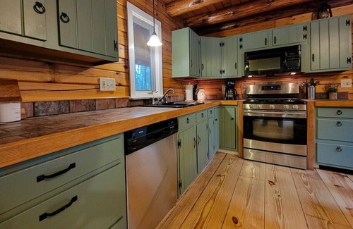 Center Ossipee Cabin | Starlight Cabin- Private Log Cabin 10 Acre Retreat