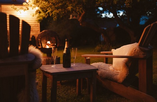 Winestead House | Starlight Hideaway - Luxury Shepherd’s Hut