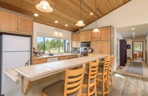 Sea Ranch House | Starlight Reach | Private Hot Tub