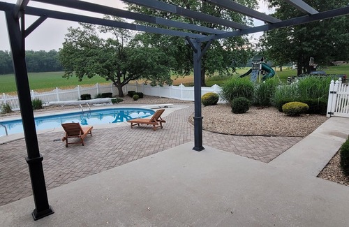 Curryville House | Starlit Oasis, HOT TUB, Fire Pit, Fireplace, XBOX