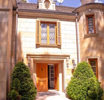Lesznowola Villa | Stately Home in Magdalenka Warsaw