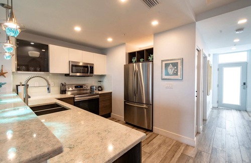Merritt Island Apartment | Stateroom Elite Summa
