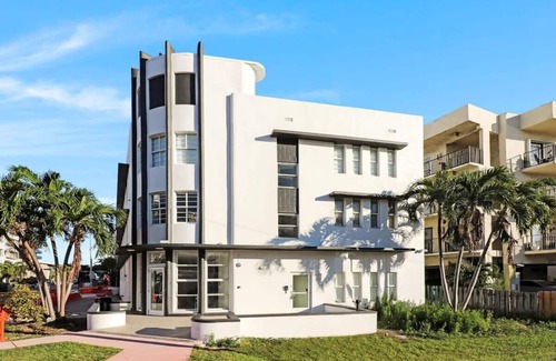 Mid Beach House | Stay 1 Block from the Beach | Roami at The Carmela