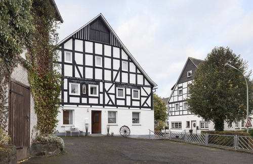 Boedefeld House | "Stay" 200-year-old farmhouse with pool and garden for up to 26 people