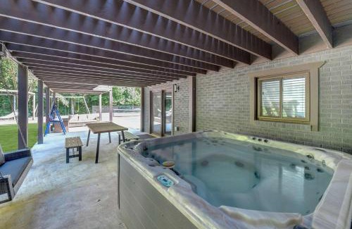 Sevierville House | Stay And Play 18 Guest Family Fun - Pickleball Court