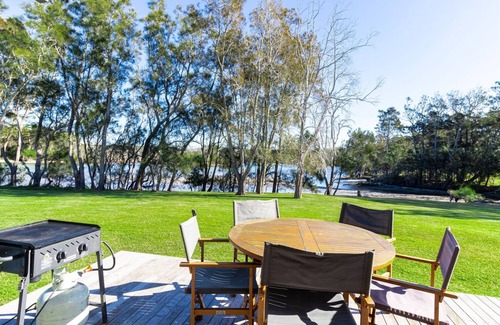 Berrara Ski Chalet | Stay at Kangaroo Cabin!