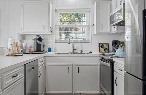 Galveston House | Stay at The Blue Pearl | Chill Coastal Vibes