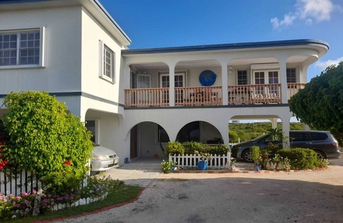 East End Village Apartment | Stay at the Duncan’s Villa beginning of the most relaxing vacations!