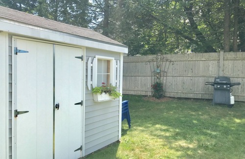 Ogunquit House | Stay at The Salt Life! Pristine, Quintessential Maine Sleeps 4-6 Walk To Beach