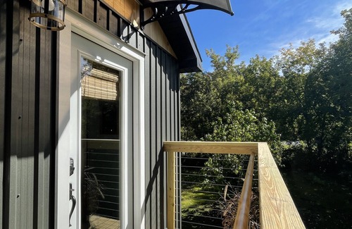 St. Albans House | Stay at this comfortable loft at St. Albans Bay!