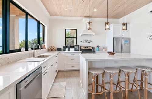 Farmer's Hill Villa | Stay Blessed Villa, New Build, Always Sandy Beach, Walkable To Restaurant By Beach!