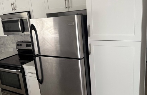 Plantation Apartment | Stay close to shopping paradise! Apartment near Sawgrass Mills and Hardrock
